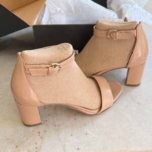 Naturalizer Vera Dress Sandals 2.5” heel color Creme Brulee Cream